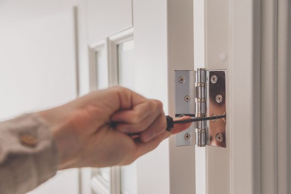 Cost of Hinge Repair in Plano